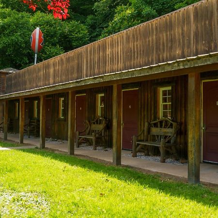 Seneca Pines Lodge Seneca Rocks Eksteriør billede