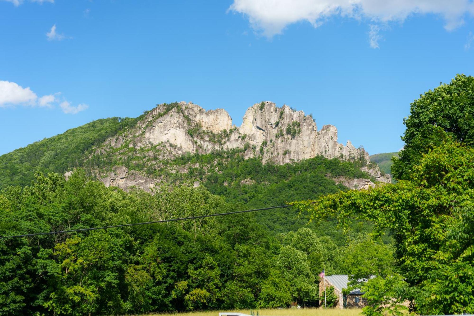 Seneca Pines Lodge Seneca Rocks Eksteriør billede