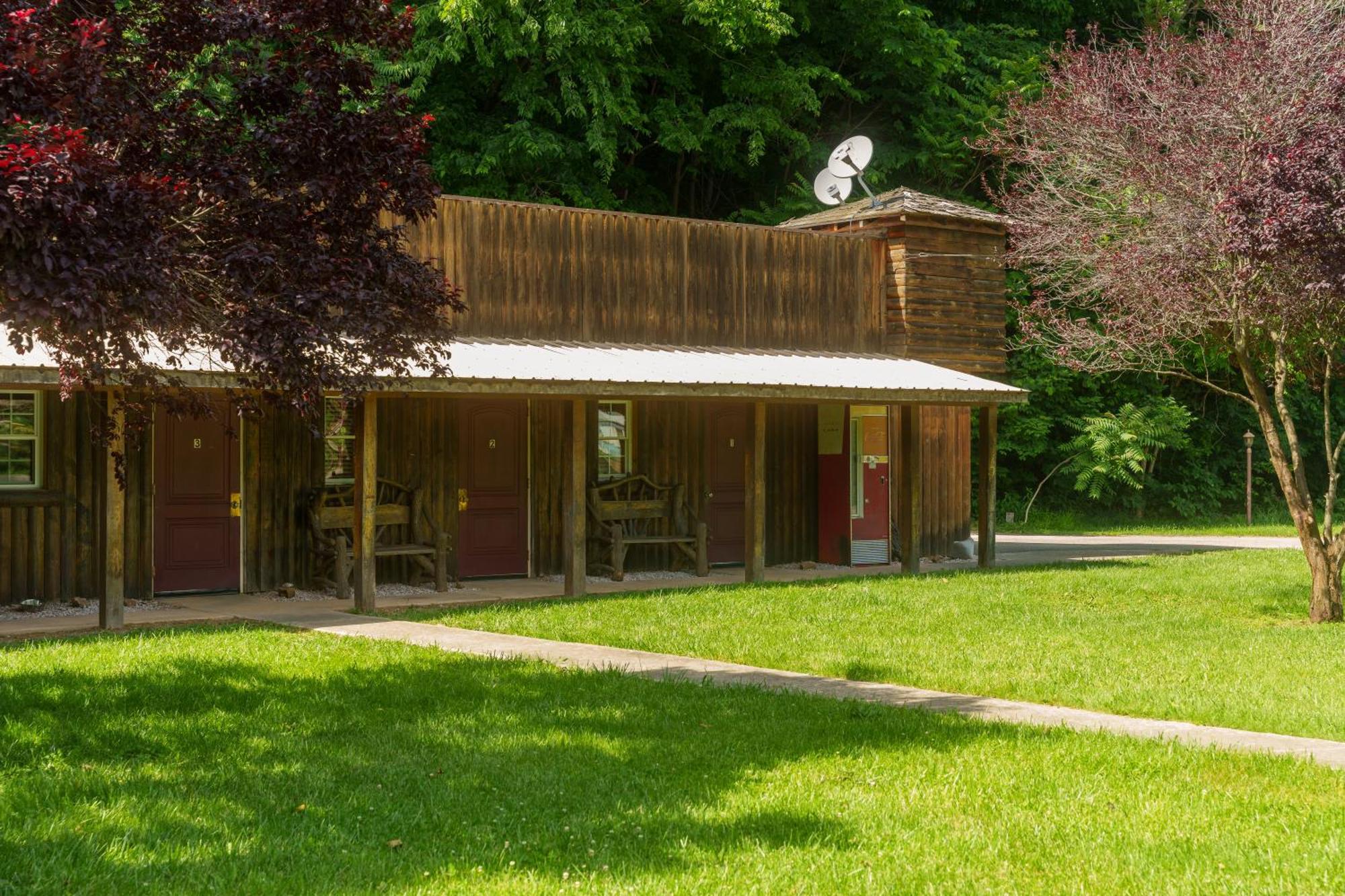 Seneca Pines Lodge Seneca Rocks Eksteriør billede