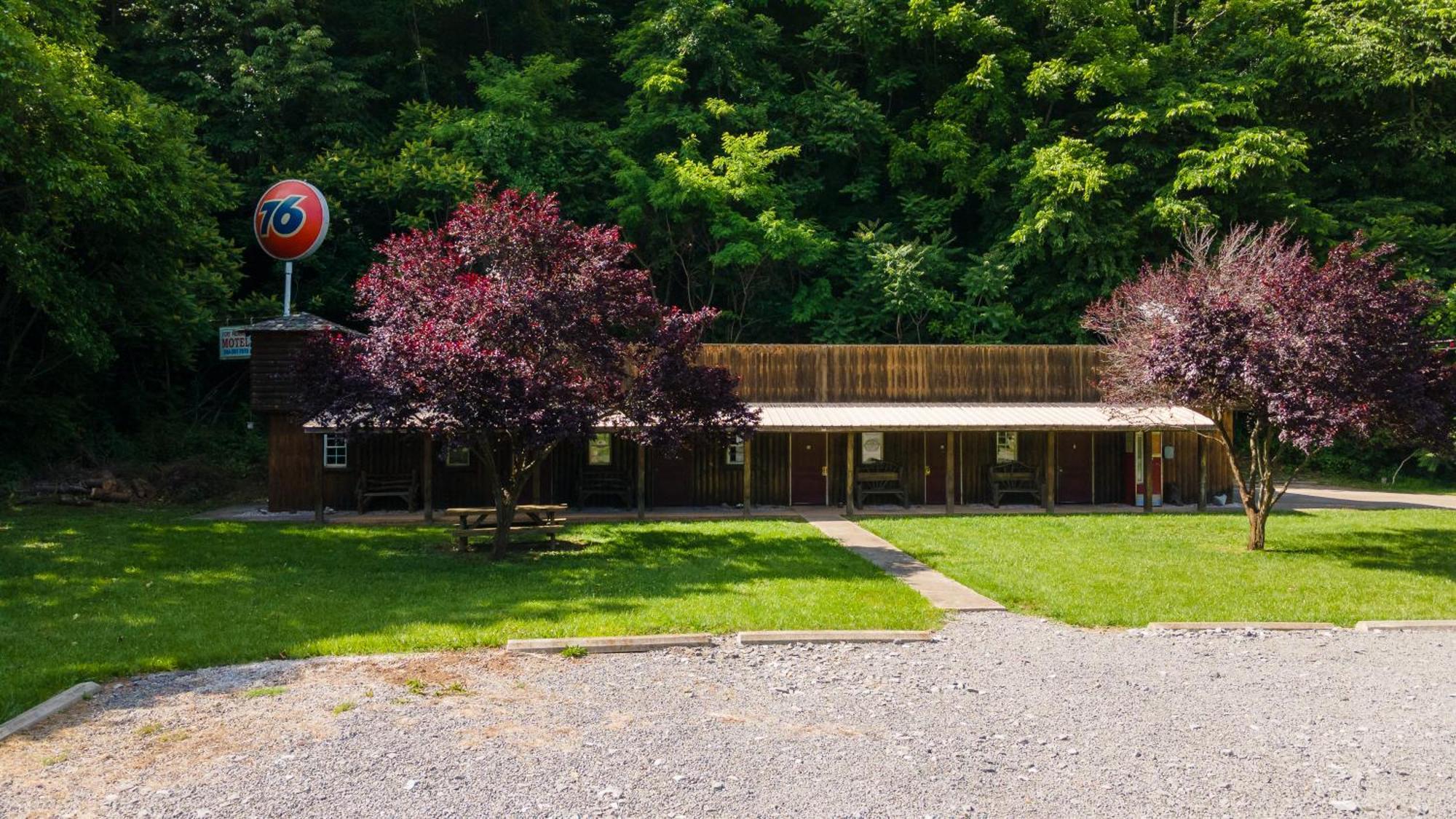 Seneca Pines Lodge Seneca Rocks Eksteriør billede