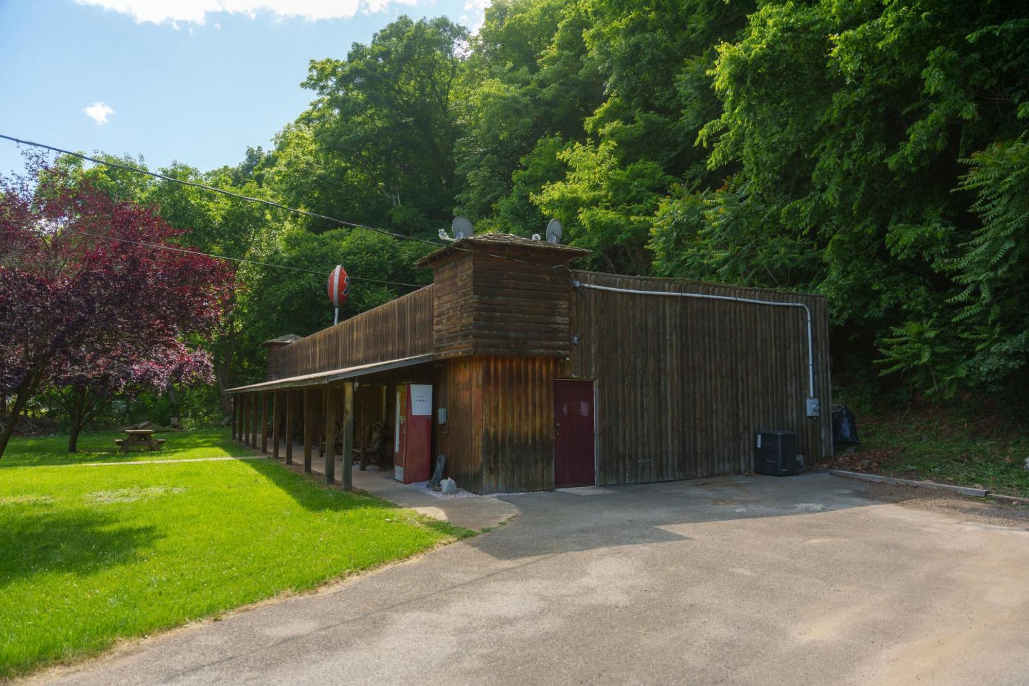 Seneca Pines Lodge Seneca Rocks Eksteriør billede