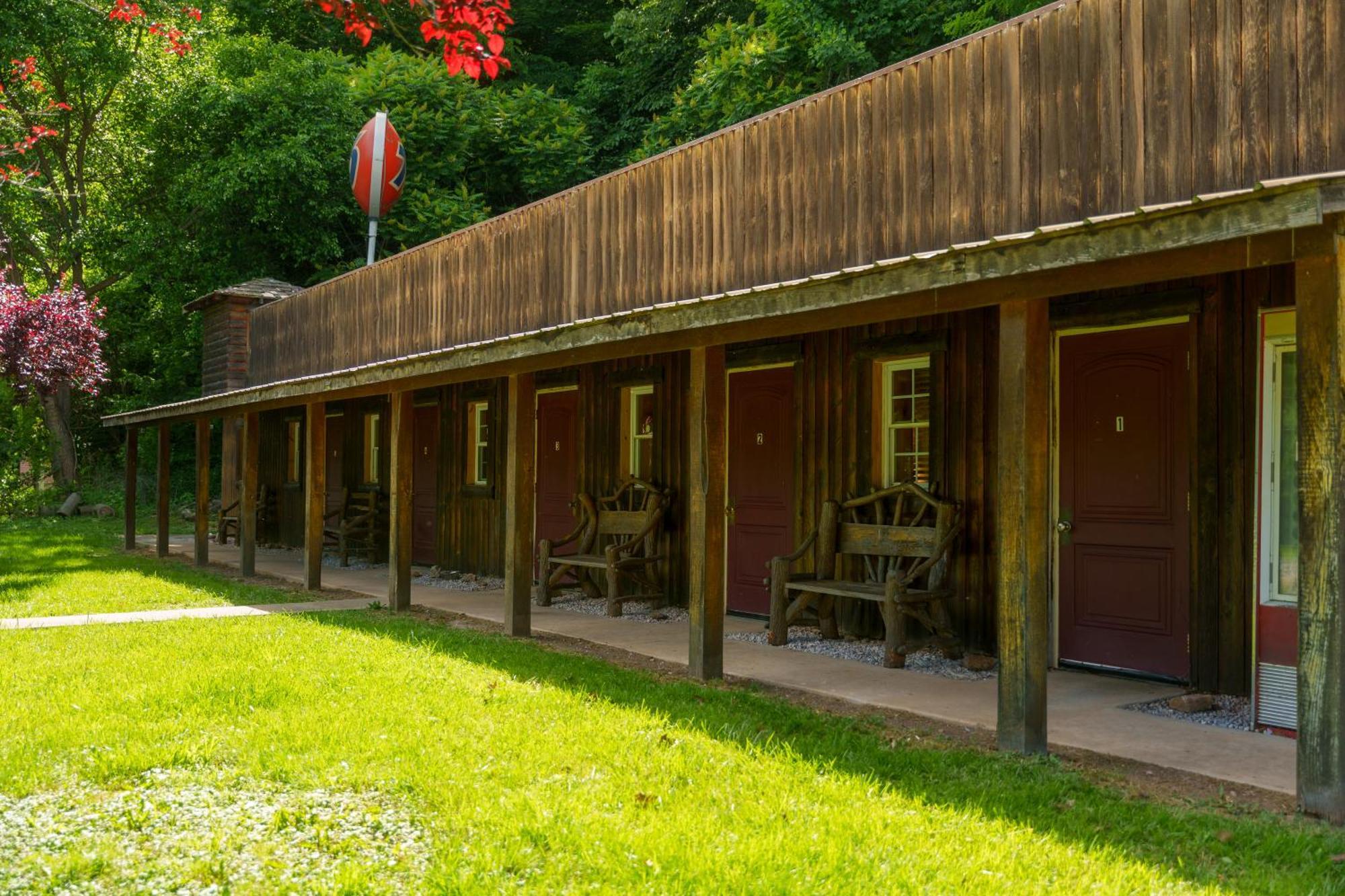 Seneca Pines Lodge Seneca Rocks Eksteriør billede